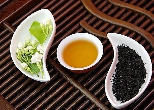 藍(lán)翼茗茶加盟