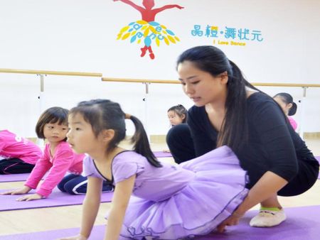 晶橙國(guó)際藝術(shù)教育加盟